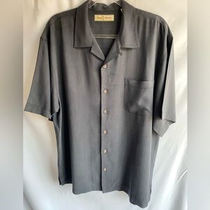 Tommy Bahama Men's Size L 100% Silk Solid Black Short Sleeve Button Front Shirt.